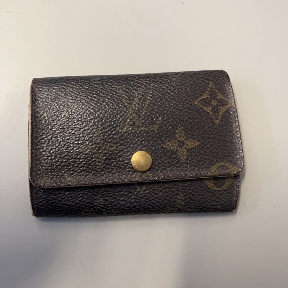 Louis Vuitton 6 ring key holder